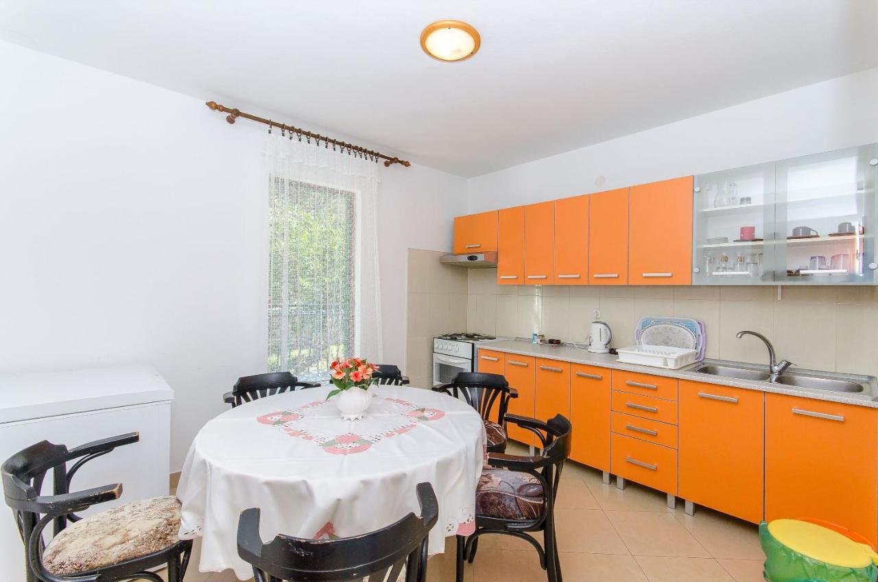Apartments Moloco Дрвеник Екстериор снимка